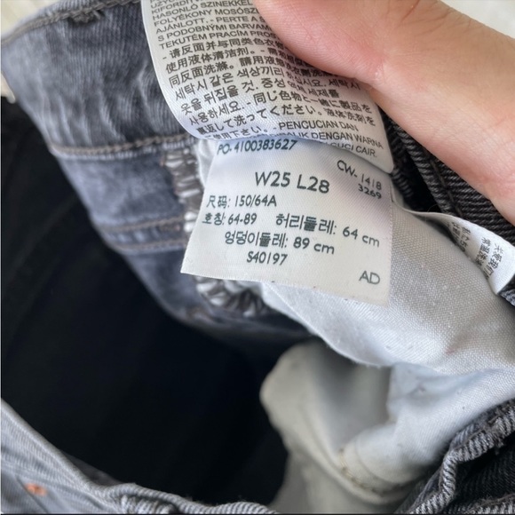 Levi Wedgie Straight Black Wash Jeans - Picture 3 of 4